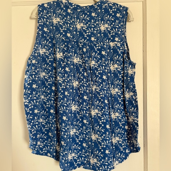 Weekend Suzanne Betro Blue and white sleeveless top - NWT - Picture 5 of 6